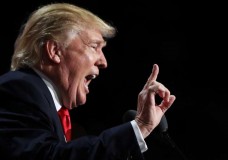 Трамп АҚШ президенттерінің дәстүрін бұзғаны үшін жауап берді
