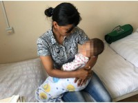 Кішкентай қыз дәрі ішіп аузы күйіп қалды