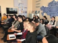 Сөз зергерлері сынға түсті