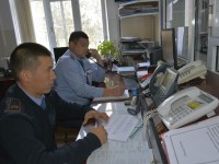 Полицейлер танысын таспен ұрып ақшасын тартып алған күдіктіні ұстады
