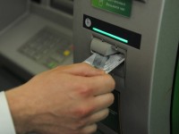 Карантин в Шымкенте: К каждому банкомату прикрепили полицейского