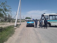 Тұрғындарды құтқарған полицейлер су басқан ауылдарды күзетіп жүр