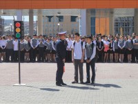 Полицейлер оқушылар мен студенттерге түсіндіру жұмыстарын жүргізді