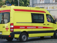 Сотрудники скорой помощи работают в авральном режиме