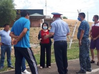 Тәртіп сақшылары карантин кезінде тұрғындарға құқықтарын түсіндірді