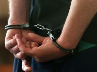 Анасынан екі баласын айырған күдікті қамауға алынды