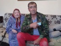 100 жастағы әжей полиция қызметкерлеріне алғыс айтты