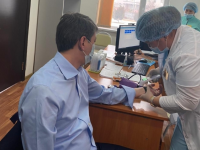 Сабитов пен Пашимов вакцина салдырды