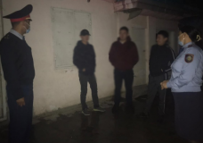 Мақтааралдық полицейлер заңды өкілдерінсіз үй-жайларынан тыс жерлерде жүрген 25 жасөспірімді анықтад