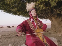 Қобыздың құлағында ойнайтын Құндыз