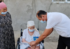 Келес  ауданының  полицейлері   67 жастағы  қарияның құжатын рәсімдеп берді