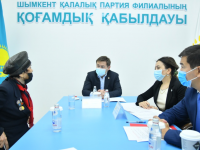 Қала әкімі азаматтарды жеке мәселелері бойынша қабылдады