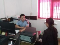 Полицейлер алаяқтық жасаған орта жастағы әйелді ұстады