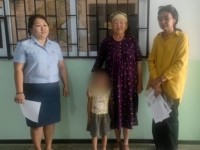 Полицейлер жоғалған 5 жасар қызды базардан тауып, отбасына қайтарды