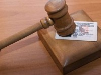 Мас халде трактор тізгіндеген