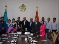 Түркістан: белбеу күресінен әлем чемпионатының жүлдегерлеріне құрмет көрсетілді
