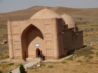 Ысқақ баб кесенесінің тылсым мистикалық аурасы келушілерді өзіне тартады