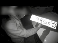 Жалған нөмір тағып қамалып, көлік жүргізу құқынан айырылды