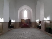 Тақты көру үшін келетіндер көп