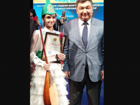 40-қа жуық күй білетін қаршадай қыз Алина