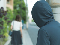 Адамды аңду, қажетсіз қоңырау шалу әрекеті үшін  қылмыстық жауапкершілік енгізілмек